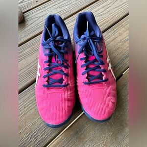 ASICS 6.5 tennis shoes